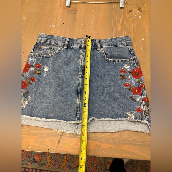 Zara Blue Denim Skirt with Red Floral Embroidery Size Large - Picture 8 of 8